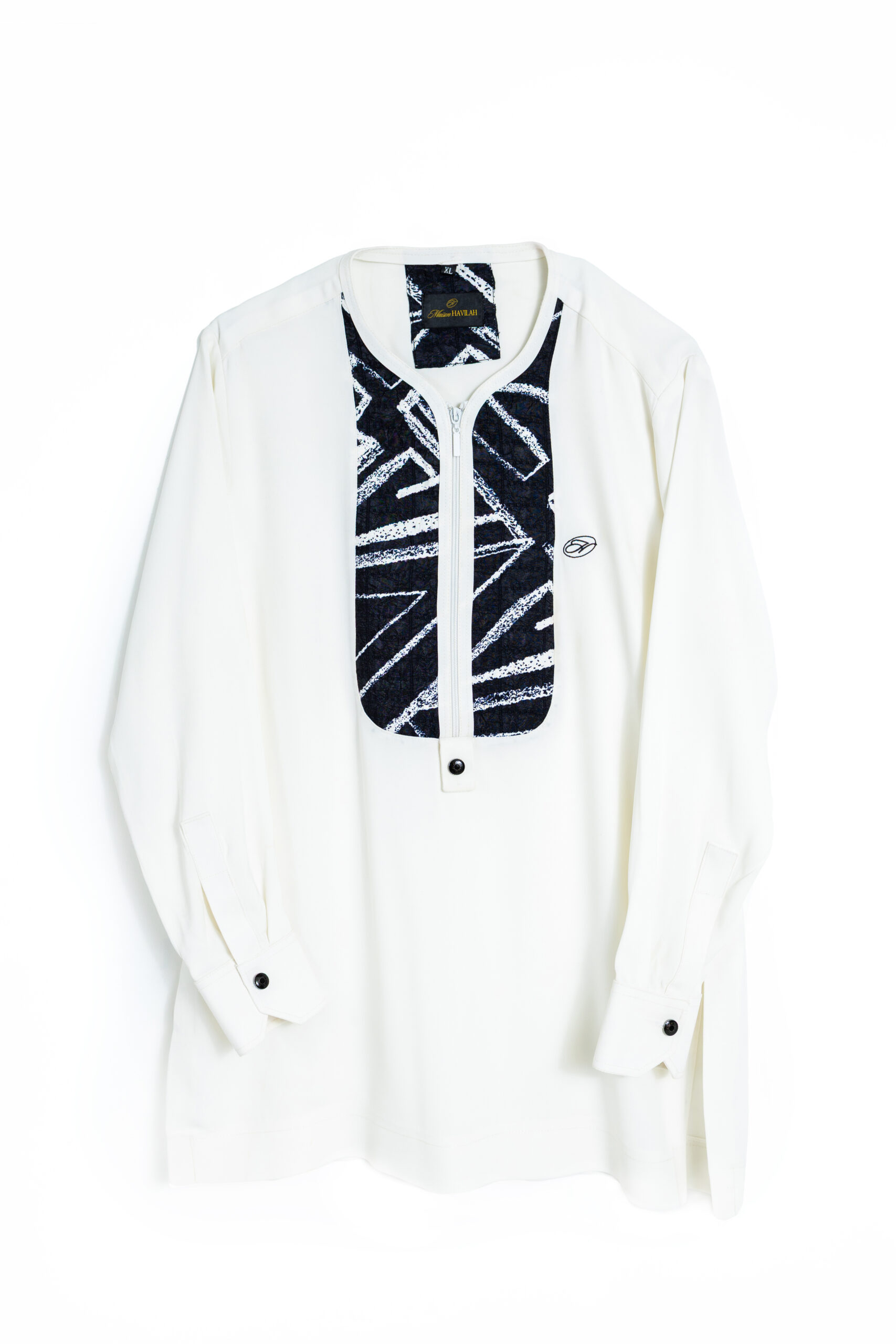 off-white-kaftan-with-graphic-zipped-placket-light-and-supple-fabric